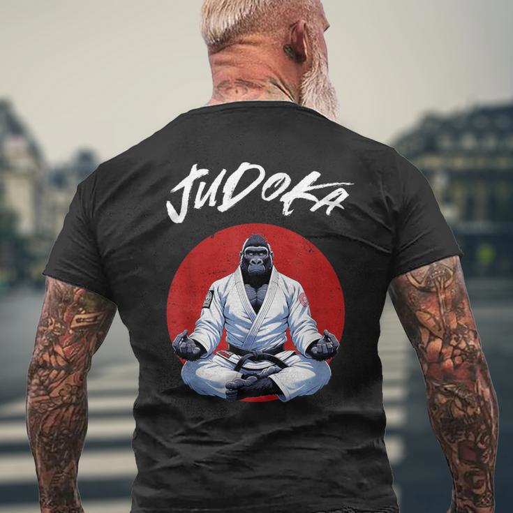 柔道ゴリラ 日本のグラップリング柔道家 メンズTシャツ バックプリント 高齢者への贈り物