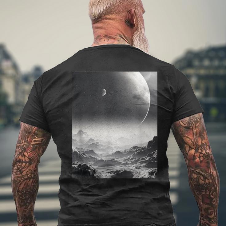 白黒写真 火星月&宇宙写真 メンズTシャツ バックプリント 高齢者への贈り物