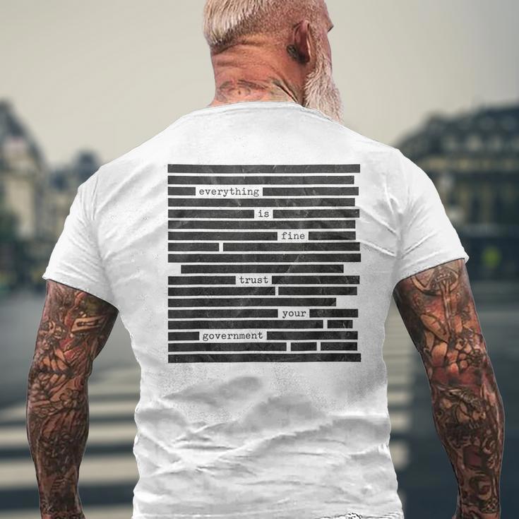 Everything Is Fine Trust Your Government 2026 メンズTシャツ バックプリント 高齢者への贈り物