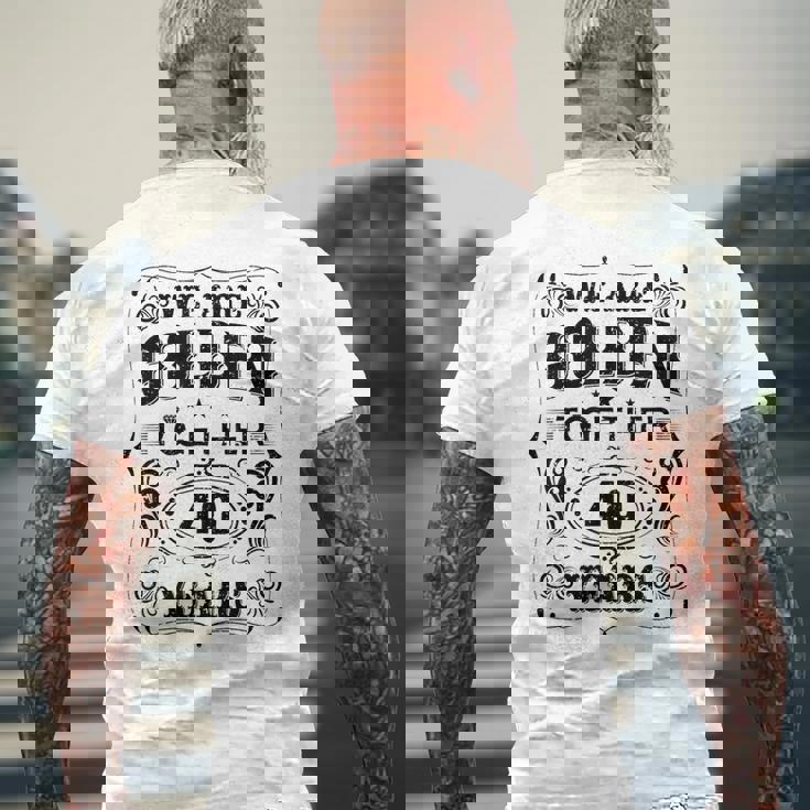 私たちは一緒にゴールデンです 40周年結婚40周年 メンズTシャツ バックプリント 高齢者への贈り物