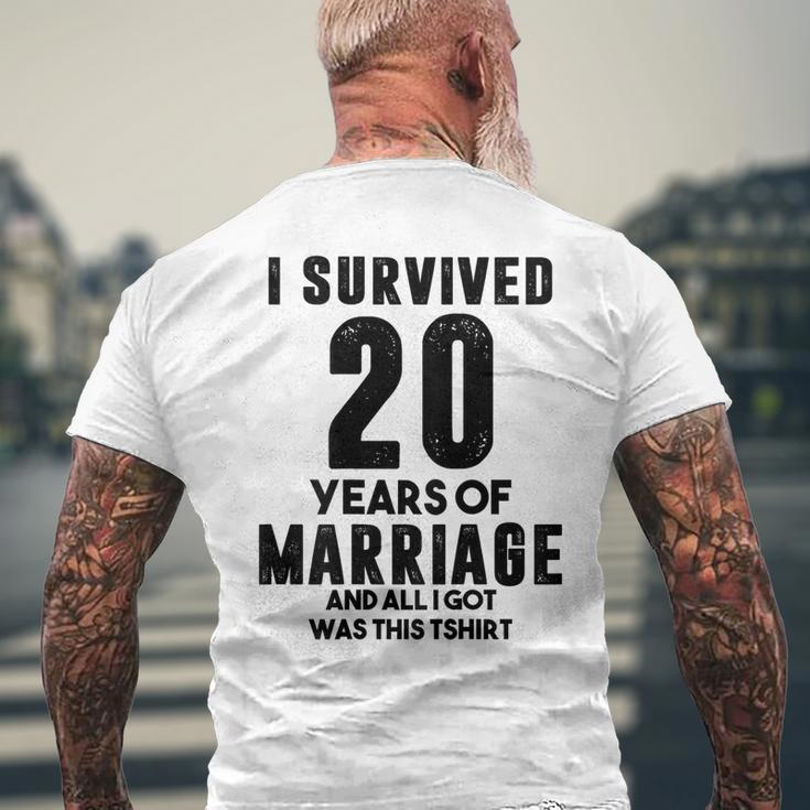 結婚20周年記念 カップル 妻 夫 裏面 メンズTシャツ バックプリント 高齢者への贈り物