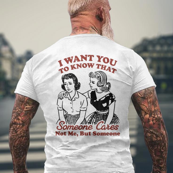 誰かが私ではなく誰かを気にかけていることを知ってほしい メンズTシャツ バックプリント 高齢者への贈り物