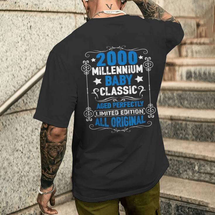 2000年代に生まれたオリジナルパーツバースデーミレニアムベイビー メンズTシャツ バックプリント 彼への贈り物