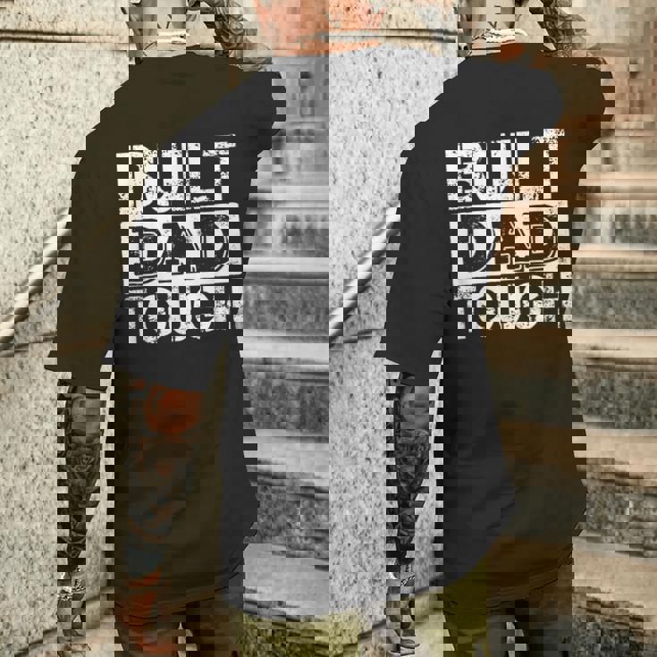 Built Dad Tough 父の日trong Daddy aying メンズTシャツ バックプリント 彼への贈り物