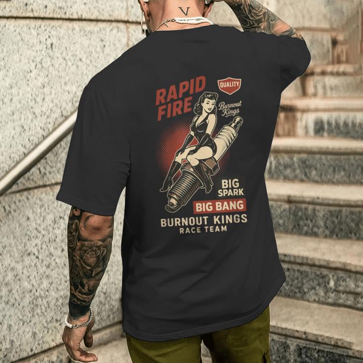 Burnout Kings レトロレーシングスパークプラグガールピンナップ ヴィンテージデザイン メンズTシャツ バックプリント 彼への贈り物