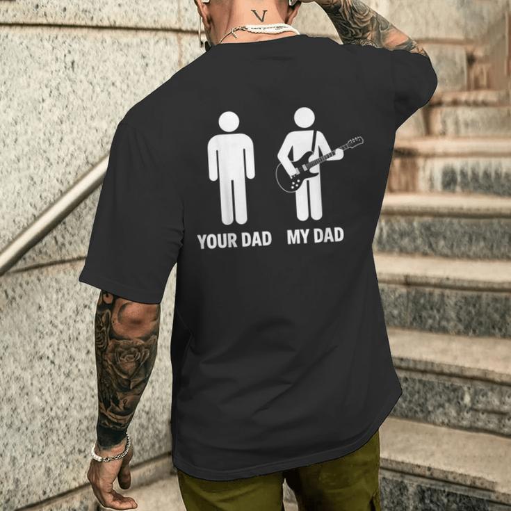 Your Dad My Dad Chitarrista Musica Divertente Papà Confronto T-shirt da uomo con stampa posteriore Regalos para él