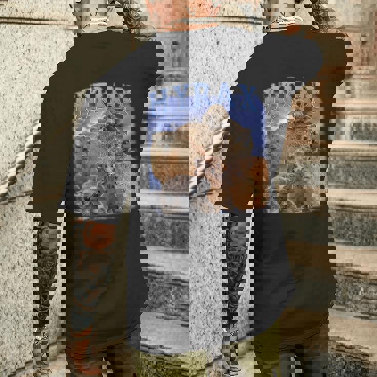 Hyrax Fire Meme Animal Lover ユーモア ロック ハイラックス メンズTシャツ バックプリント 彼への贈り物