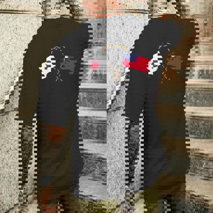 Japanese Flag Taiwanese Flag 台湾の遺産 台湾のルーツ 日本の国旗 台湾の国旗 メンズTシャツ バックプリント 彼への贈り物