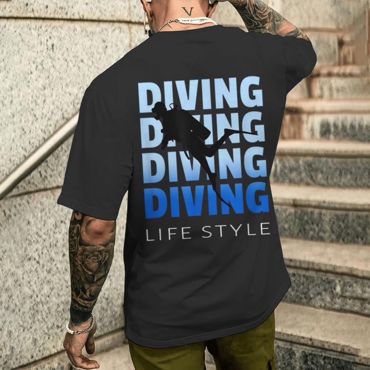 Scuba Diving Gearcuba Diving Equipment Dive メンズTシャツ バックプリント 彼への贈り物