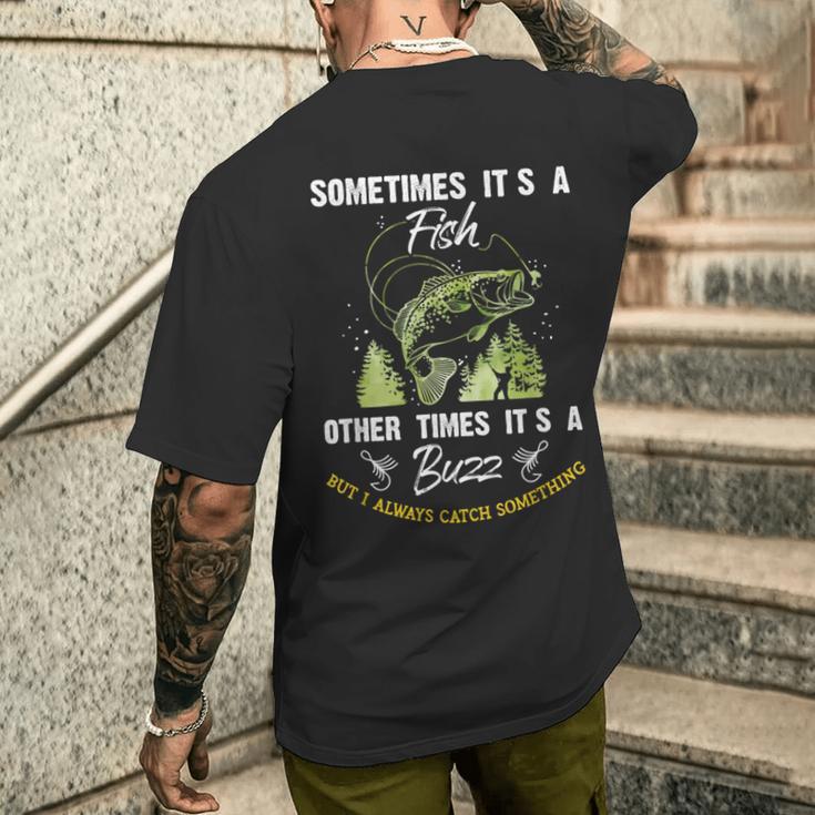 Sometimes Its A Fish Buzz Fishing Lover 漁師のギフト メンズTシャツ バックプリント 彼への贈り物
