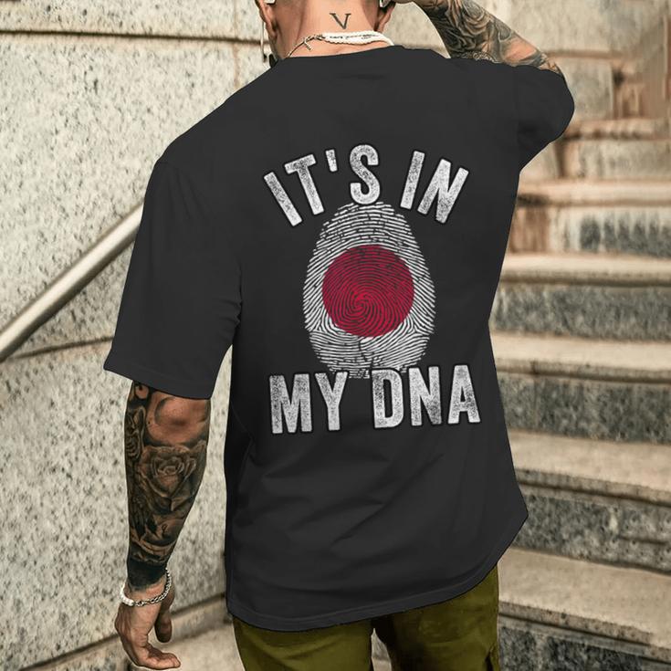 おかしな It's In My Dna 日本国旗 指紋 メンズTシャツ バックプリント 彼への贈り物