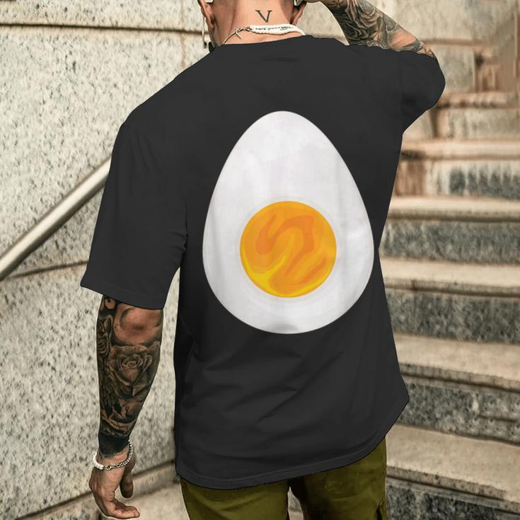 おかしなゆで卵 かわいい 朝食 食通 皮肉なユーモア ミーム メンズTシャツ バックプリント 彼への贈り物