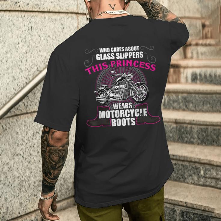 このプリンセスはオートバイブーツを身に着けていません ガラスのスリッパは面白い メンズTシャツ バックプリント 彼への贈り物