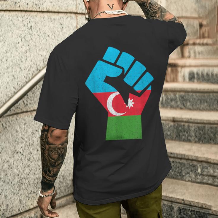 アゼルバイジャン 国旗 アゼルバイジャン ルーツ 手拳 パワー アゼルバイジャン メンズTシャツ バックプリント 彼への贈り物