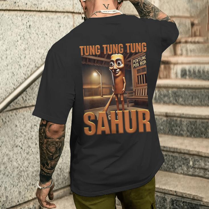インターネット 陽気なミーム Aiキャラクター Tung Tung Tungahur メンズTシャツ バックプリント 彼への贈り物