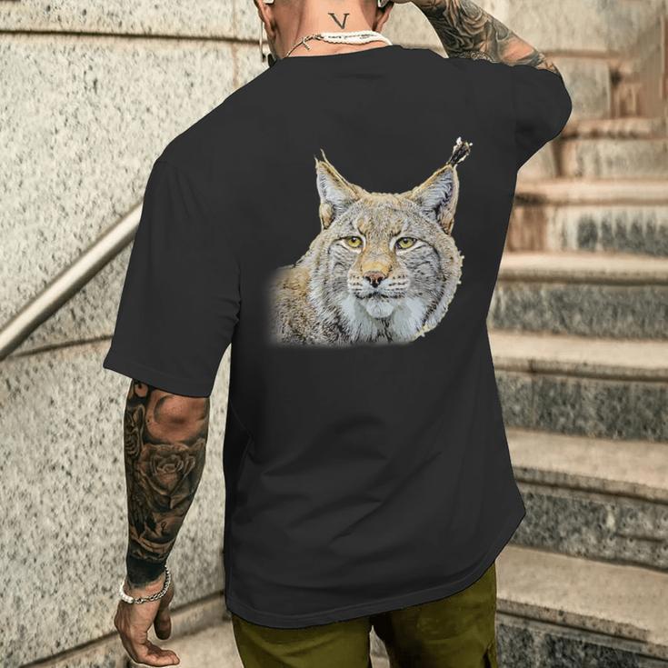 オオヤマネコのデザインオオヤマネコの野良猫ギフト メンズTシャツ バックプリント 彼への贈り物