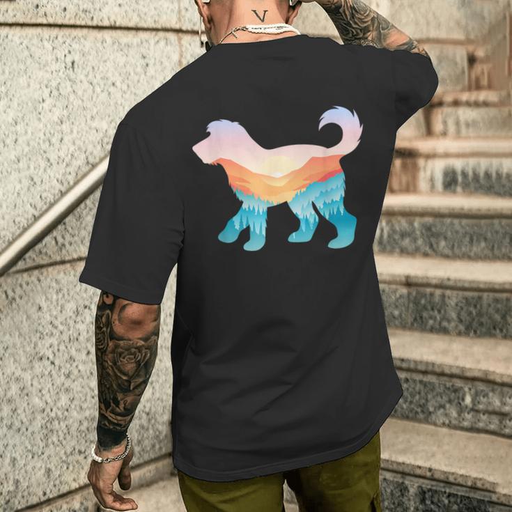 オーストラリア ラブラドゥードル 自然 ハイキング 犬 日の出 アドベンチャー メンズTシャツ バックプリント 彼への贈り物