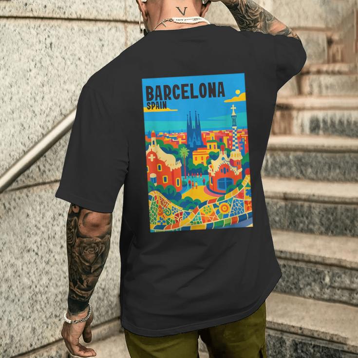 カラフル バルセロナ スペイン ガウディ公園 & サグラダファミリア 旅行 メンズTシャツ バックプリント 彼への贈り物