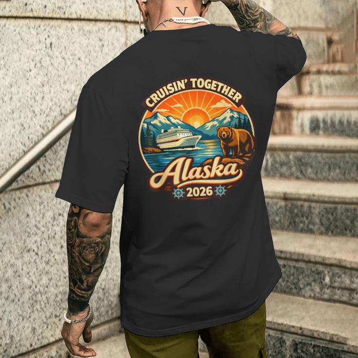 クルージン・トゥギャザー アラスカ 2026 ファミリー フレンド アラスカ クルーズ メンズTシャツ バックプリント 彼への贈り物