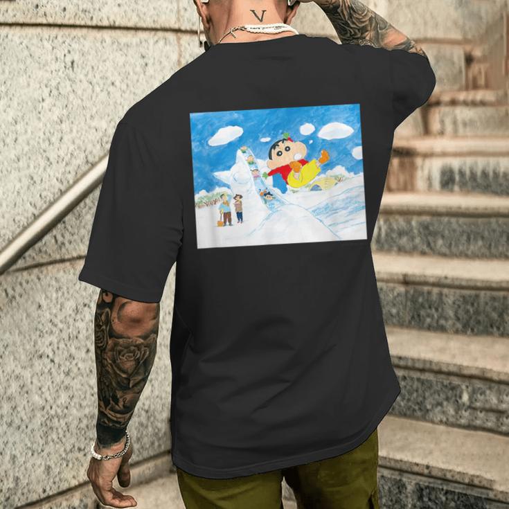クレヨンしんちゃん 雪のすべり台 メンズTシャツ バックプリント 彼への贈り物