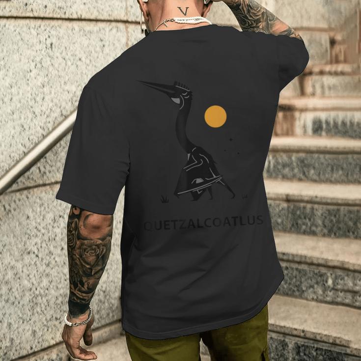 ケツァルコアトルス 恐竜 化石 頭蓋骨 骨格 古生物学 メンズTシャツ バックプリント 彼への贈り物