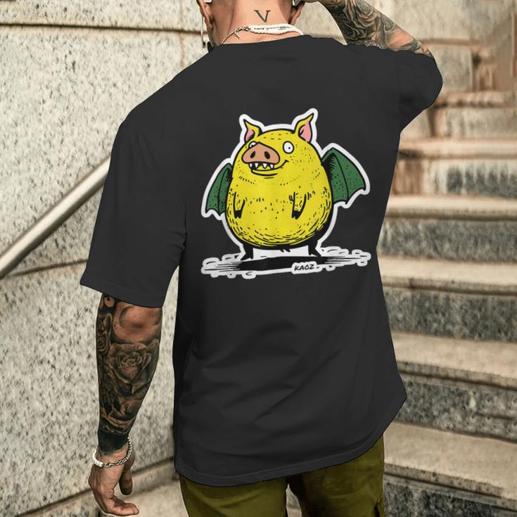 コウモリの翼を持つ空飛ぶブタのユーモアアート メンズTシャツ バックプリント 彼への贈り物