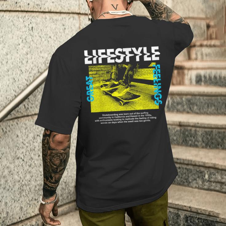 スケートボードライフスタイル エッジの効いた美しいストリートウェア メンズTシャツ バックプリント 彼への贈り物
