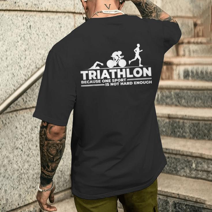 スポーツはハードルが高いからトライアスロン エクストリームアスリート メンズTシャツ バックプリント 彼への贈り物