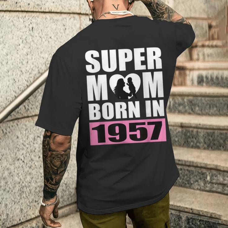 スーパー・ママ 1957年生まれ ママ 誕生日 1957年 誕生日 1957年 メンズTシャツ バックプリント 彼への贈り物