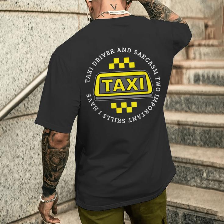 タクシードライバーと皮肉キャブ運転 面白いタクシードライバー メンズTシャツ バックプリント 彼への贈り物