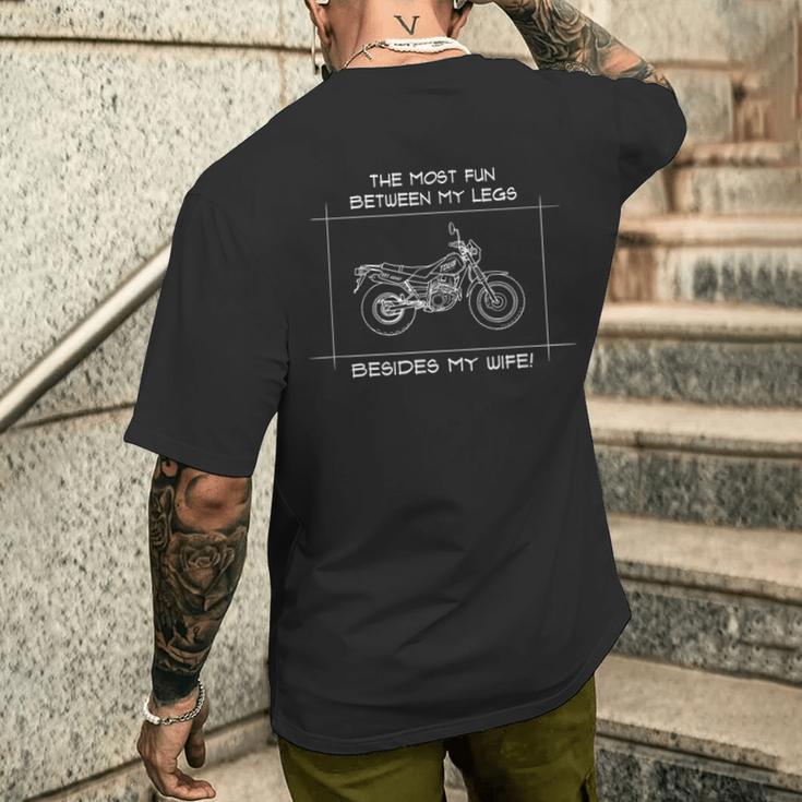 デュアルスポーツバイカー Tdub Tw200 Adv ユーモアバイク メンズTシャツ バックプリント 彼への贈り物