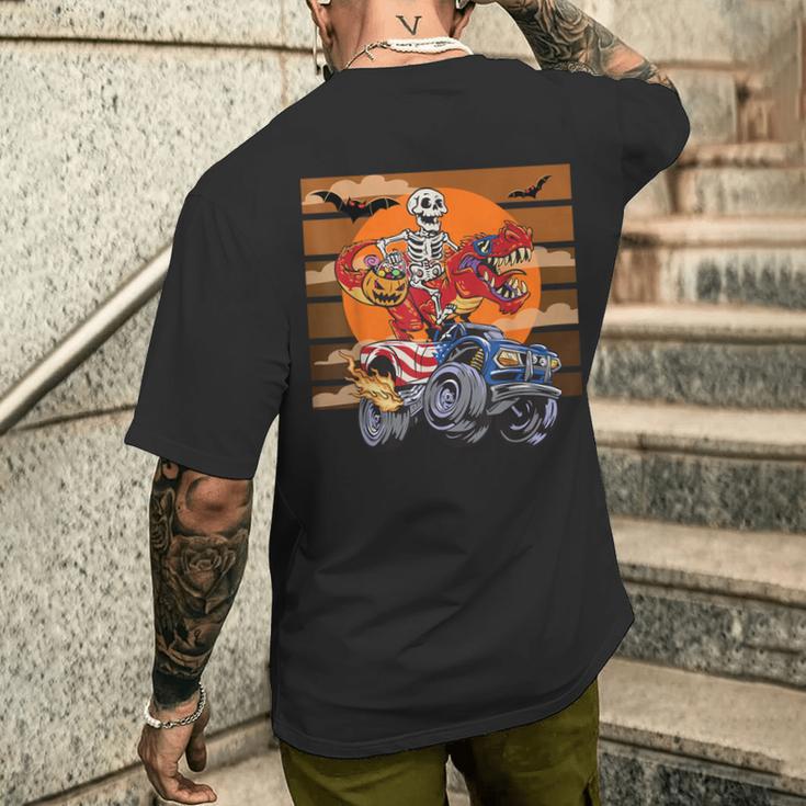 ハロウィーン スケルトン ライディング モンスタートラック トリックオア トリート パーティー メンズTシャツ バックプリント 彼への贈り物
