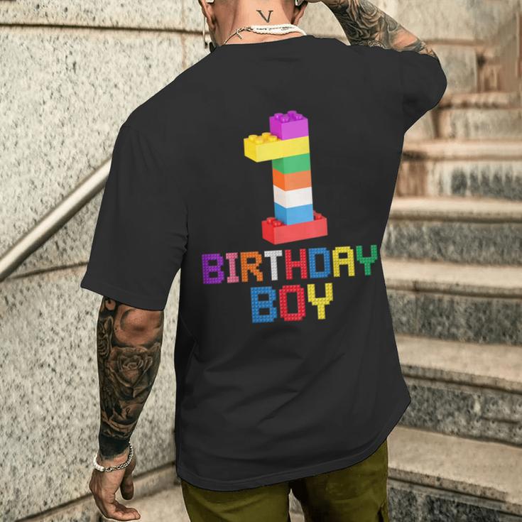 ビルディング・ブリックス 1歳のバースデー・ボーイ 1 1年目マスター・ビルダー メンズTシャツ バックプリント 彼への贈り物