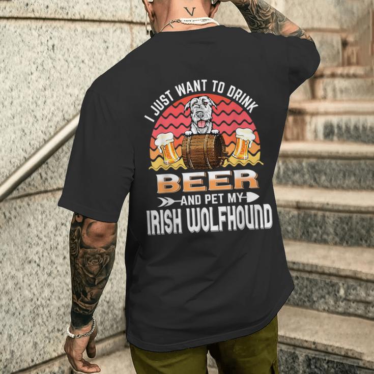 ビールを飲みたいだけです ペット アイリッシュ・ウルフハウンドの愛犬家 メンズTシャツ バックプリント 彼への贈り物