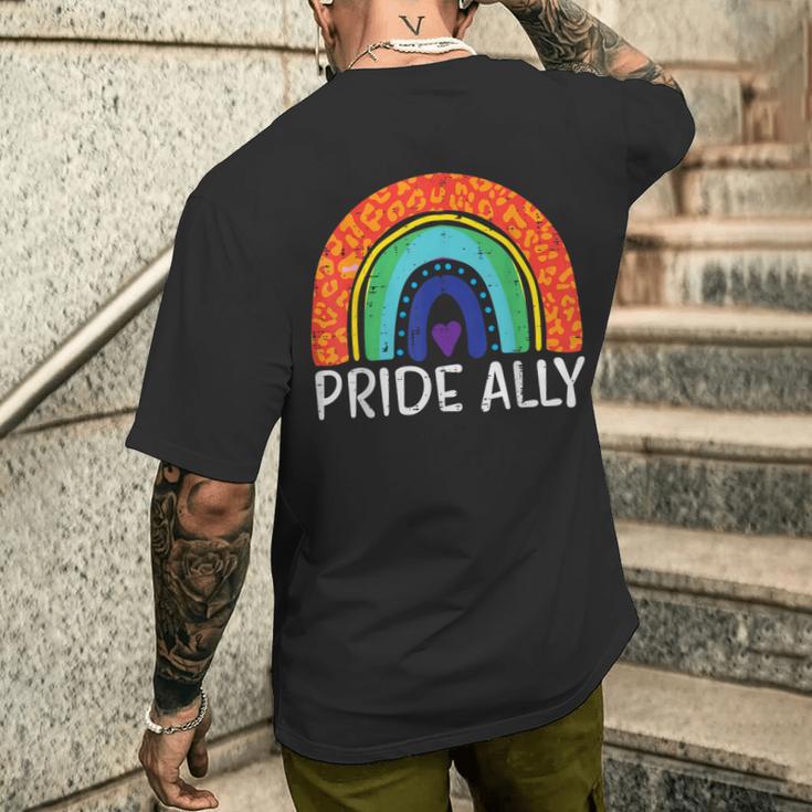 レインボーフラッグ プライド アリー ゲイプライド 月 Lgbtq Ally Lgbt メンズTシャツ バックプリント 彼への贈り物