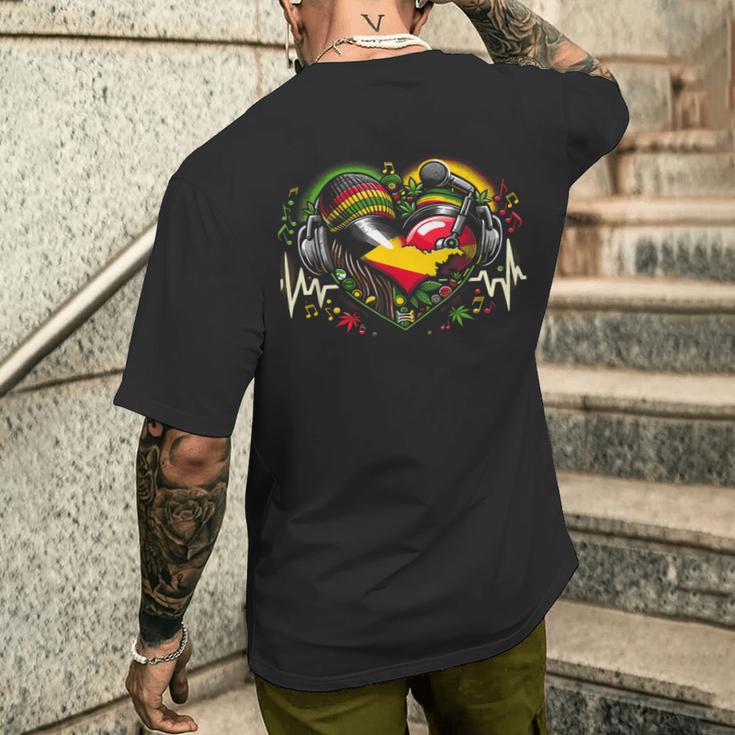 レゲエ 音楽愛好家 音楽 ハート ハートビート ジャマイカ音楽 メンズTシャツ バックプリント 彼への贈り物