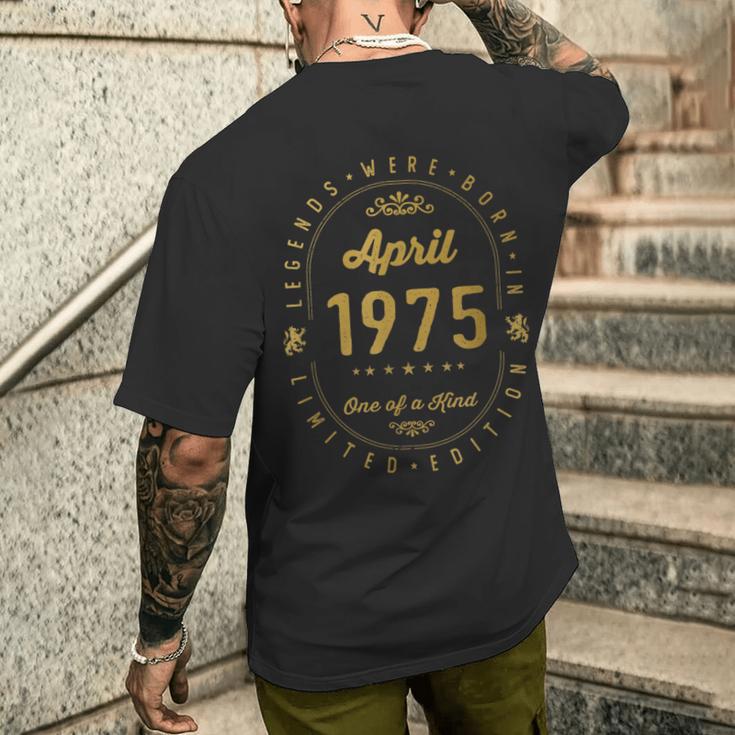 レジェンドは1975年四月生まれ 誕生日 メンズTシャツ バックプリント 彼への贈り物
