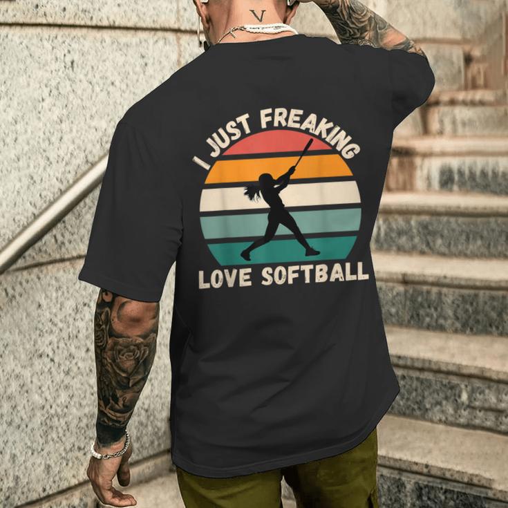 ヴィンテージソフトボール I Just Freaking Love ソフトボール愛好家 メンズTシャツ バックプリント 彼への贈り物