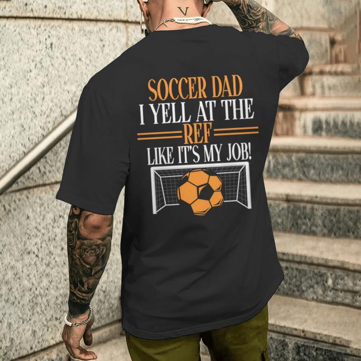 審判に自分の仕事みたいに怒鳴るよ。サッカーパパ。 長袖tシャツ メンズTシャツ バックプリント 彼への贈り物