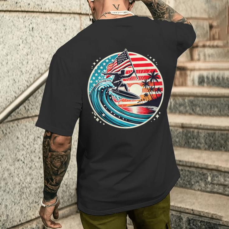 最高のサーフグラフィック アメリカ国旗 サーフィン サーフボード バケーション メンズTシャツ バックプリント 彼への贈り物