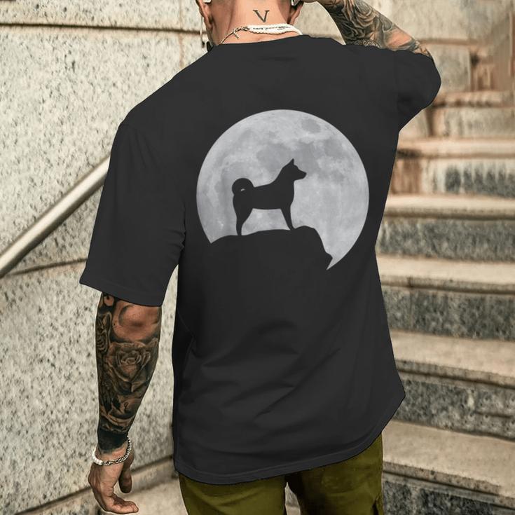 月と犬のシルエット-柴犬 メンズTシャツ バックプリント 彼への贈り物