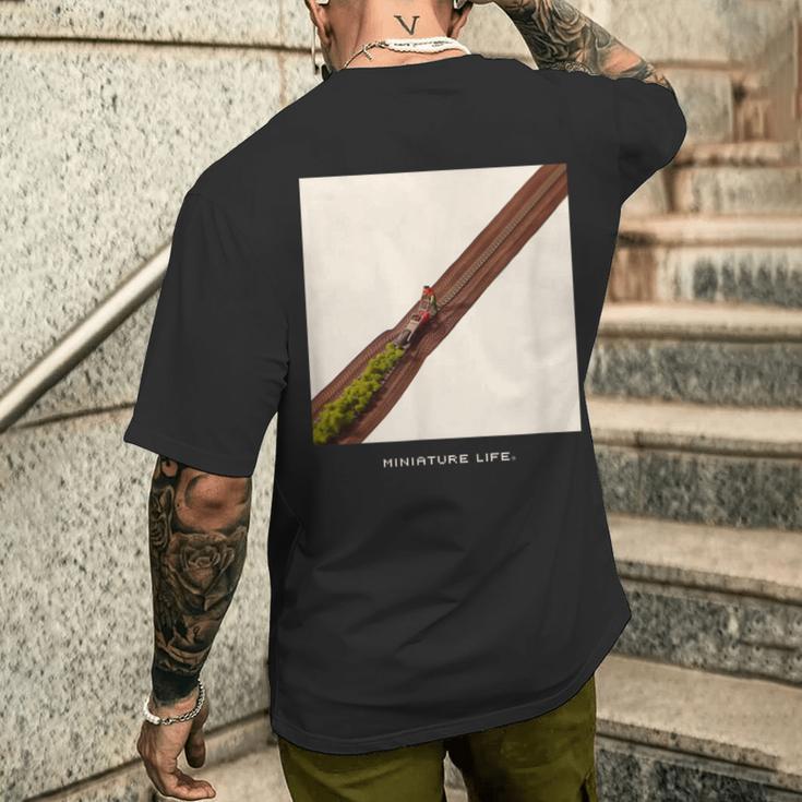 草いものには蓋をする メンズTシャツ バックプリント 彼への贈り物