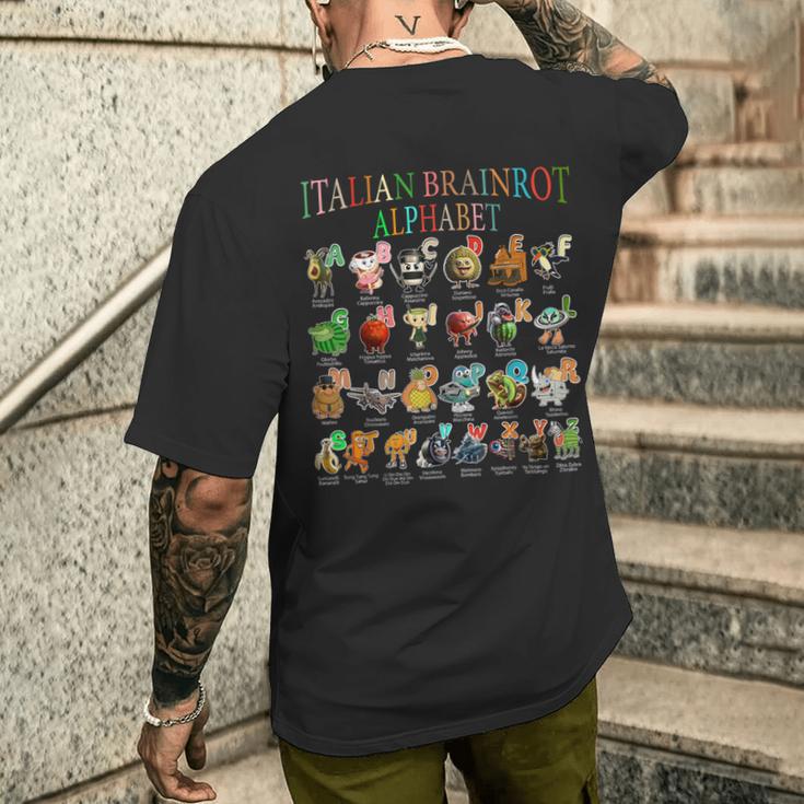 面白いイタリアンブレインロットキャラクターアルファベットミームブレインロット。 メンズTシャツ バックプリント 彼への贈り物
