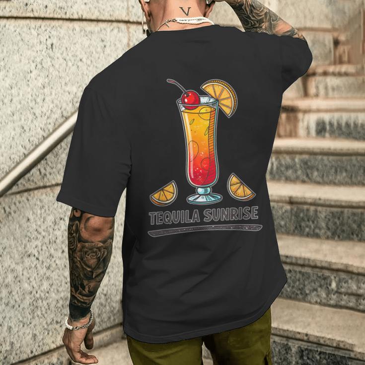 鮮やかなテキーラの日の出ドリンクイラスト メンズTシャツ バックプリント 彼への贈り物