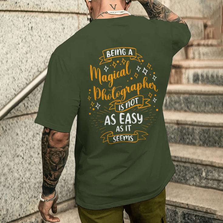 Magical Photographer Christmas Photographer メンズTシャツ バックプリント 彼への贈り物