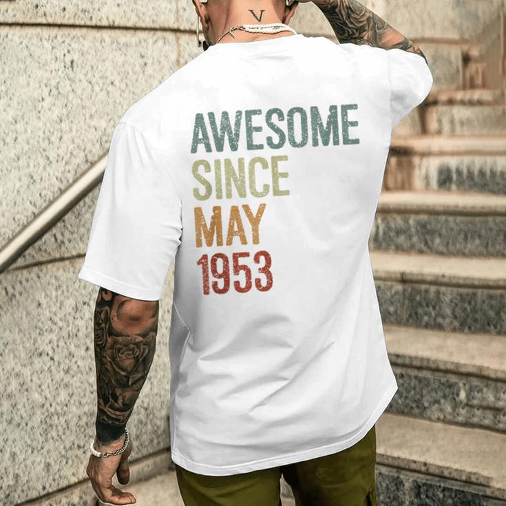 1953年5月以来素晴らしい誕生日。面白いレトロ。 メンズTシャツ バックプリント 彼への贈り物