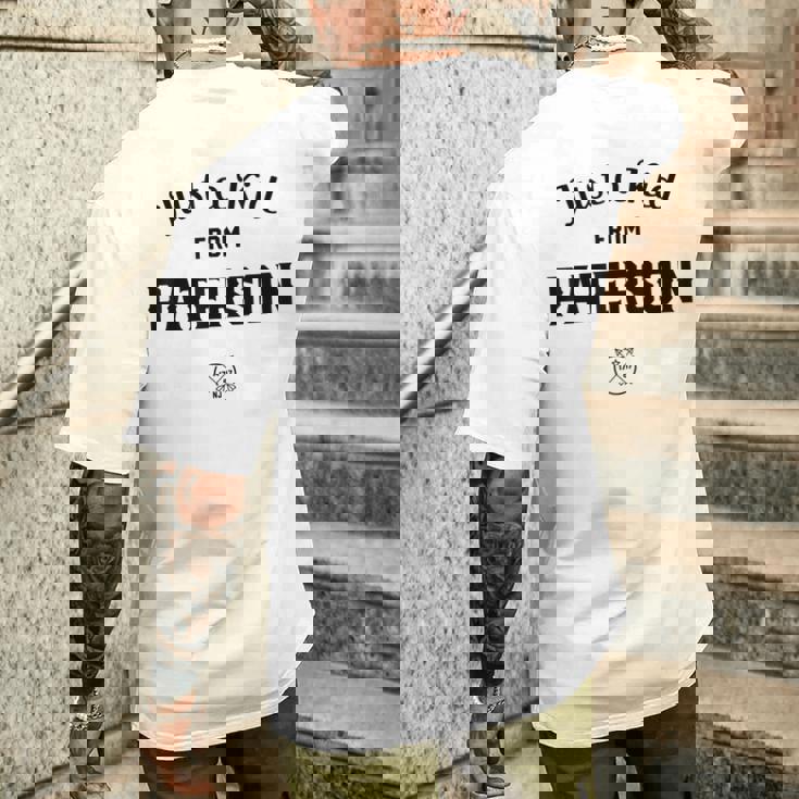 New Jerseytate Nj、ニュージャージー州パターソンのjust A Kid メンズTシャツ バックプリント 彼への贈り物