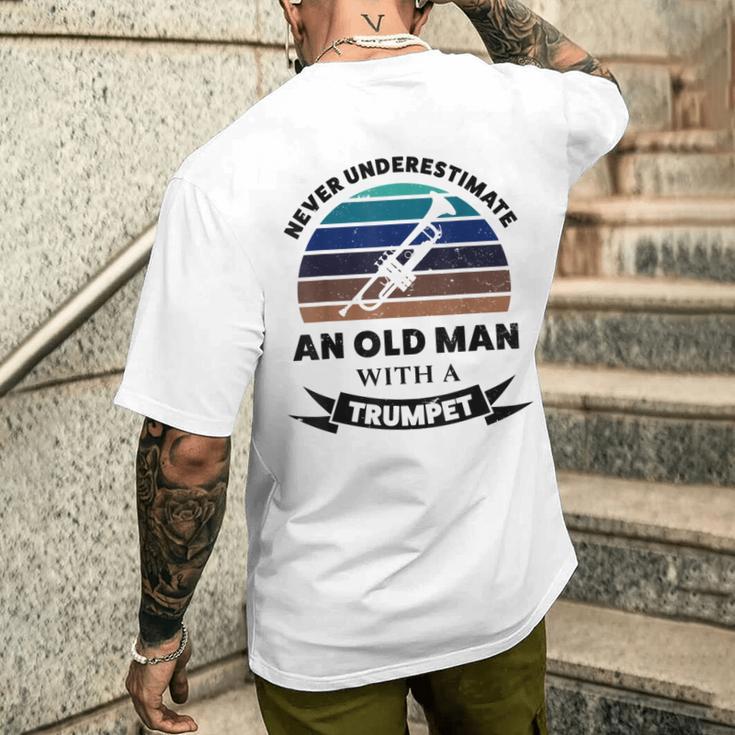Vecchio Uomo Con Tromba Divertente Regalo Papà T-shirt da uomo con stampa posteriore Regalos para él