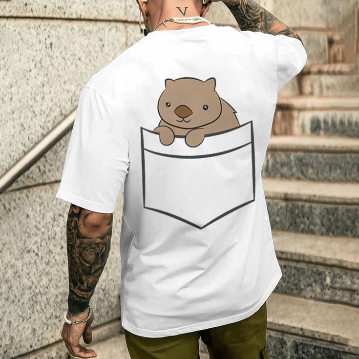オーストラリアン・ウォンバット ポケット付き キュート ベビー ウォンバット メンズTシャツ バックプリント 彼への贈り物