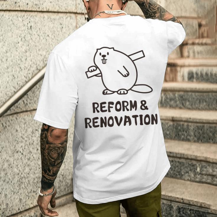 ビーバー リフォーム リノベーション 職人 大工 建築 木工 メンズ レディース キッズ かわいい メンズTシャツ バックプリント 彼への贈り物